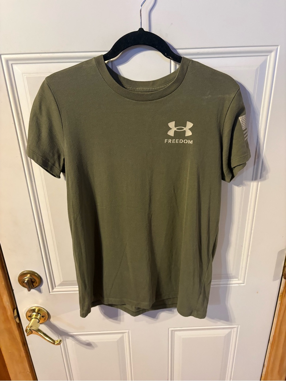 Under Armor Tee in Green Size Small